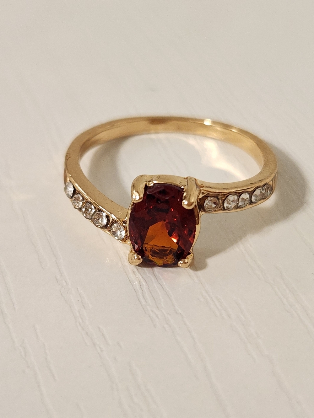 Garnet-Style Red Stone Gold-Tone Ring Size 7 3/4
